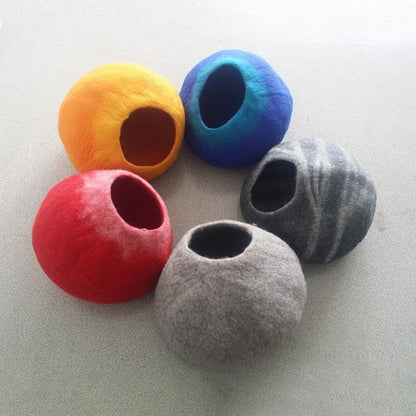 Felted Wool Cat Cave Bed 18.9 x 14.2 Inch